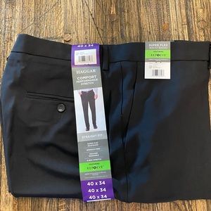 NWT. Men’s Haggar Comfort Performance Stretch Dress Slacks.